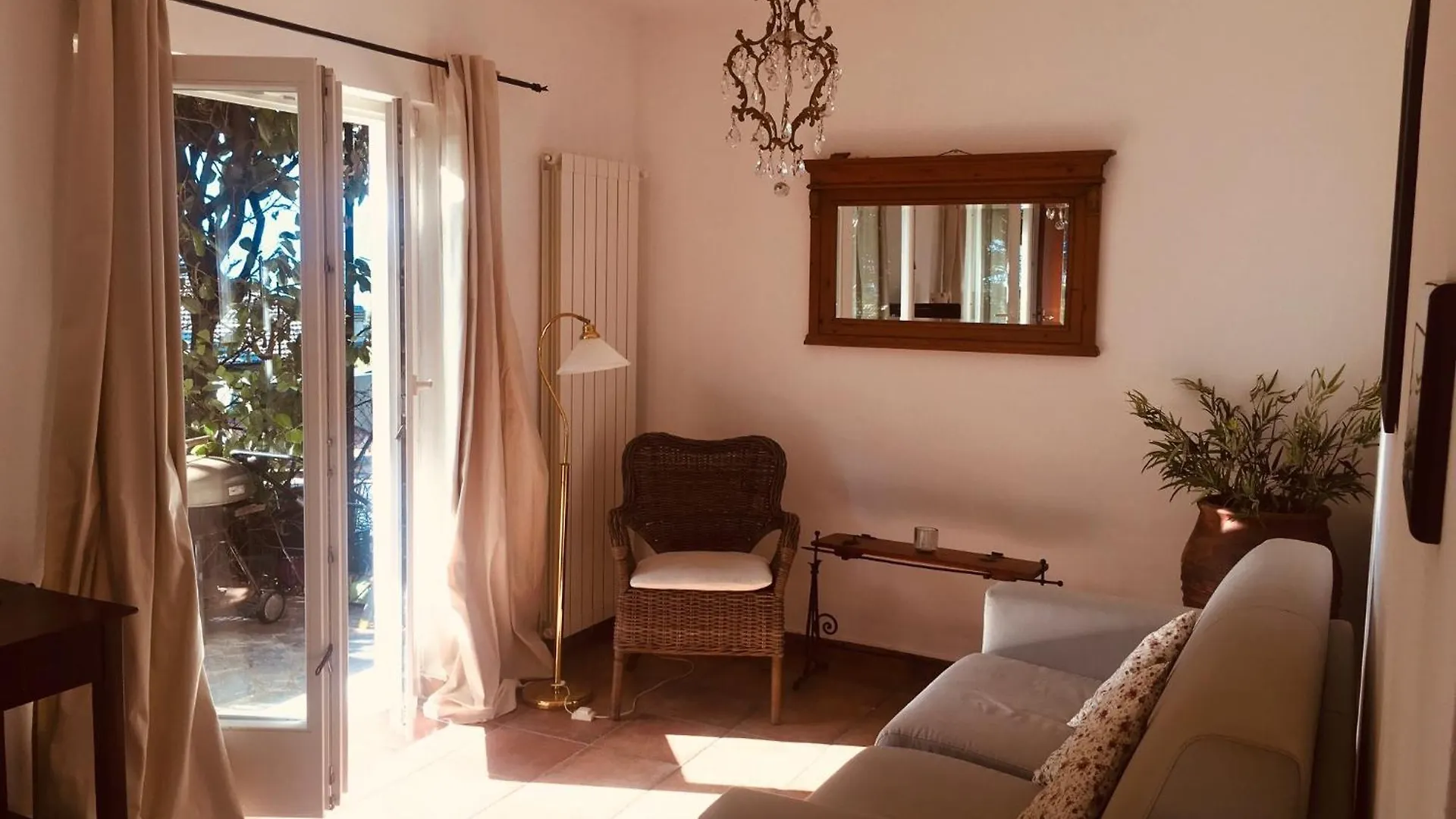 Apartment Appartamento Ibisco Porto Valtravaglia Italy